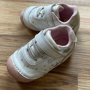 Stride Rite 4.5 Medium Girls Shoes